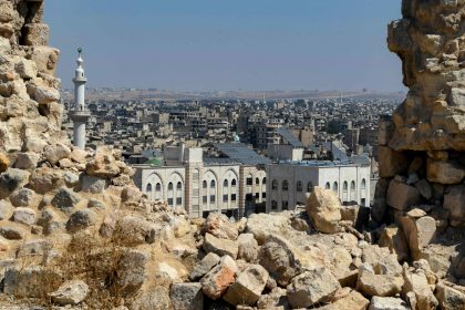 Le groupe kurde soutenu par les États-Unis et Damas s’accordent sur un cessez-le-feu dans le nord de la Syrie