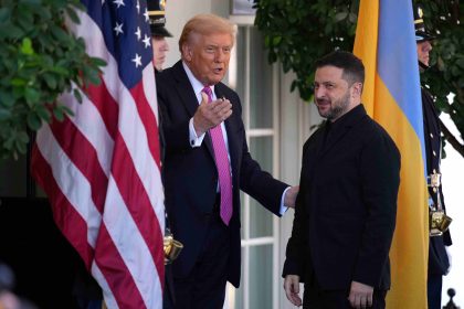 Volodymyr Zelensky affirme que l’Ukraine est prête pour la paix mais ne cédera pas de territoire à la Russie