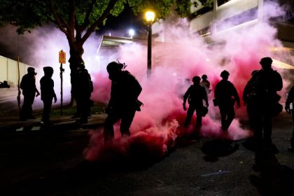 Violences aux États-Unis : des États démocrates s’opposent au déploiement de la Garde nationale décidé par Donald Trump