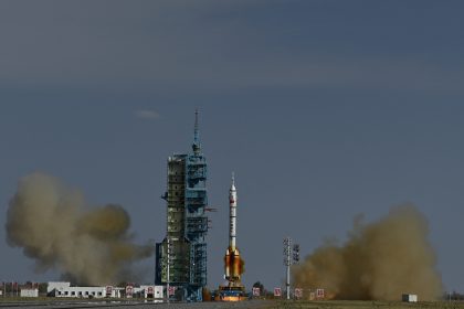 Des astronautes chinois bloqués en orbite après un impact probable de débris spatiaux
