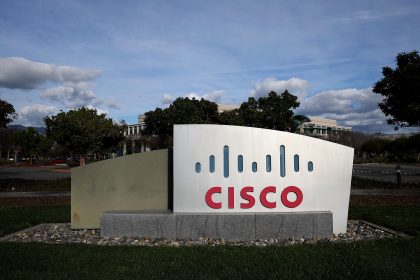 Des élus exhortent l’administration Trump à soutenir la plainte du Falun Gong contre Cisco