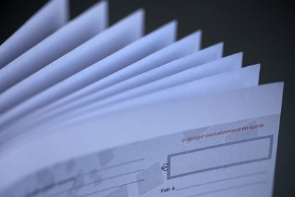 Découverts bancaires : la nouvelle directive européenne pourrait forcer les banques à abandonner les frais fixes