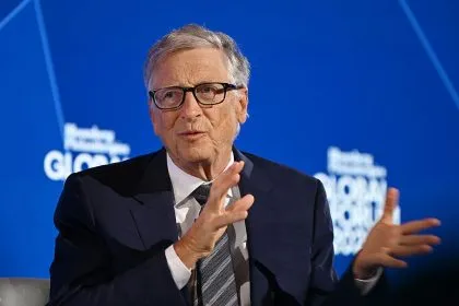 Bill Gates met en garde contre l’alarmisme : le changement climatique ne provoquera pas la fin du monde
