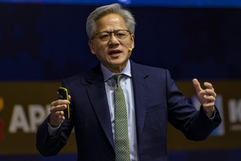 Le PDG de Nvidia affirme qu’aucune négociation active n’est en cours pour vendre les puces Blackwell d’IA à la Chine