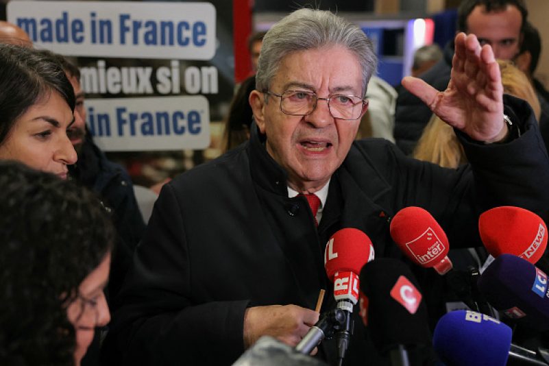 Présidentielles : Jean-Luc Mélenchon se lance dans la course à l’Élysée