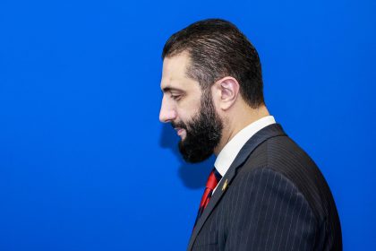 Les États-Unis rédigent un projet de résolution de l’ONU pour lever les sanctions contre le dirigeant syrien