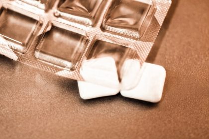 Chewing-gum à la caféine : un coup de boost express, mais à consommer avec prudence