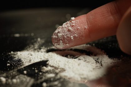 Frère Wang : le maillon chinois dans la guerre contre le fentanyl aux États-Unis