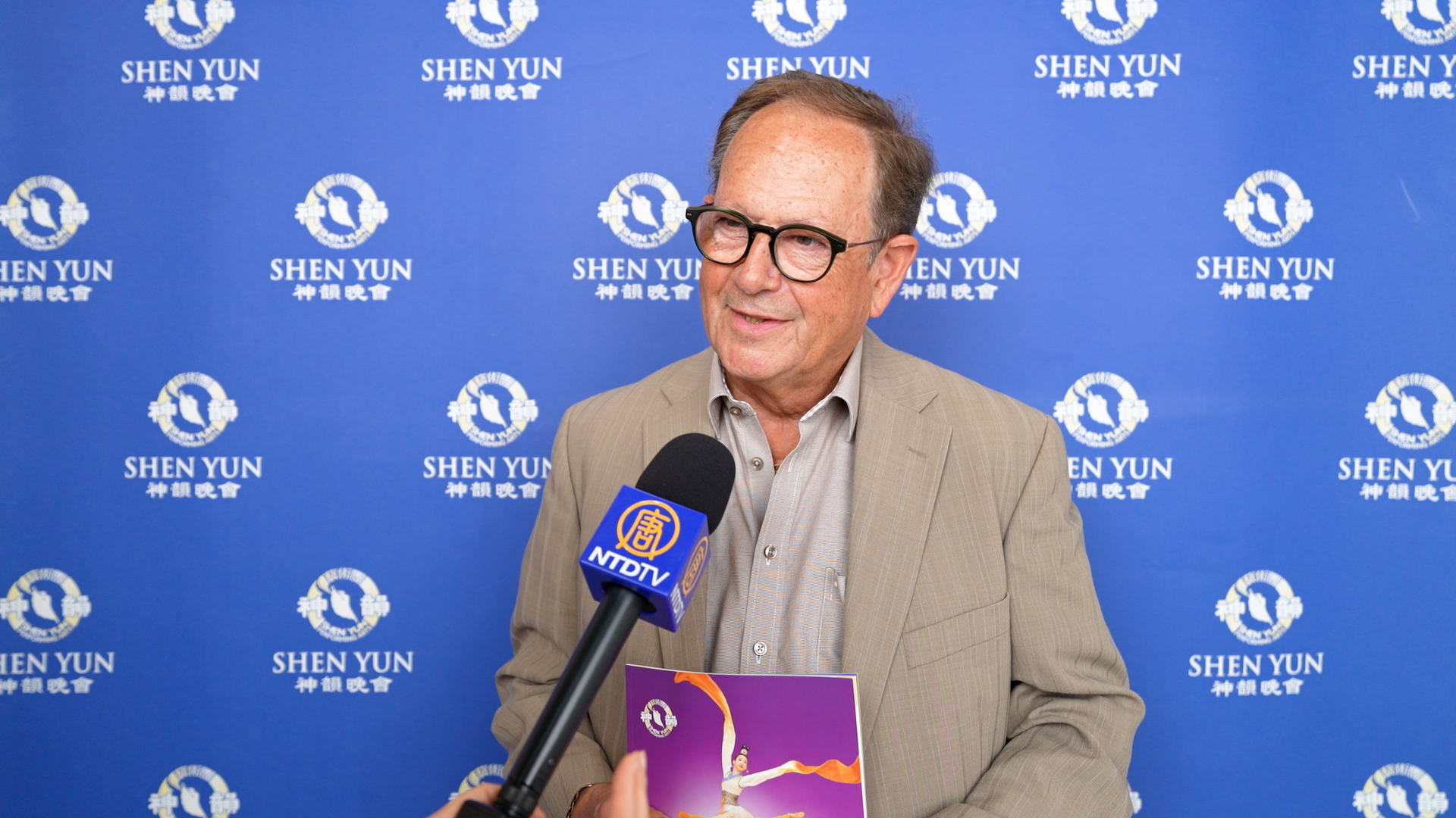 Shen Yun à Paris : un ancien directeur financier ressent « une paix intérieure »