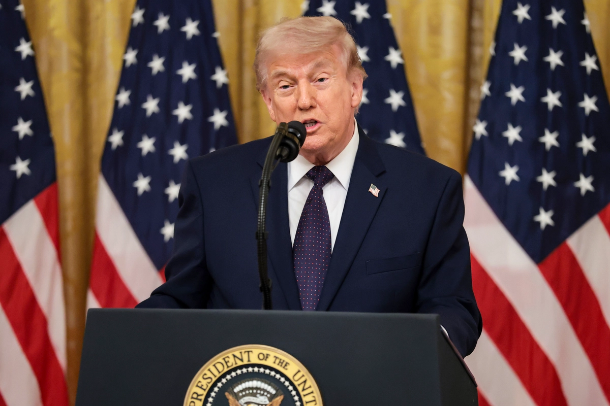 Transiter Des navires commencent à transiter par le détroit d'Ormuz, selon Donald ...